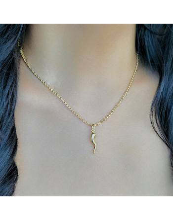 Dije Cuerno Mediano 18K